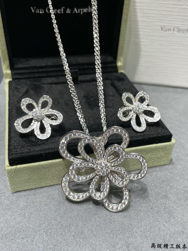 Vca Necklaces